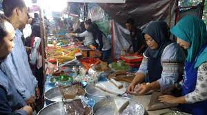 Warga Kelurahan Melayu Buka Pasar Ramadan di Jalan Tumenggung Surapati 